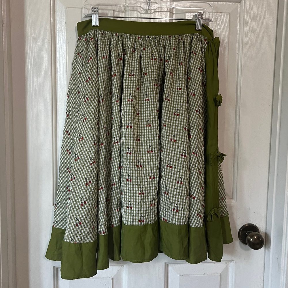 Unique vintage green cherries skirt